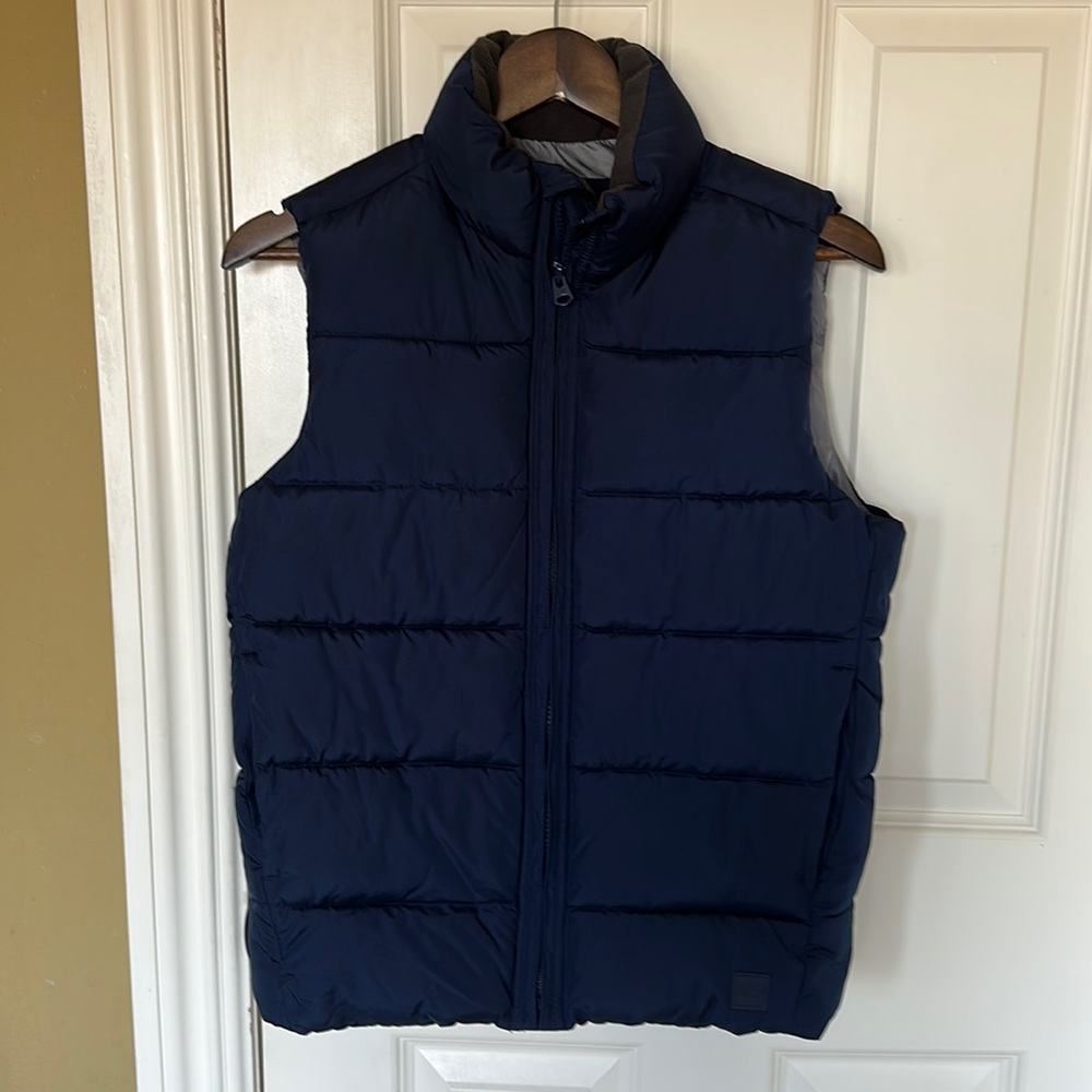 GAP kids zip up puffer vest